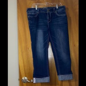 Wallflower Size 17 Capri Jeans